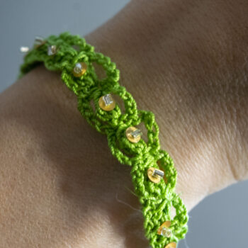 Armband aus pistaziengrüner Baumwolle, handmade
